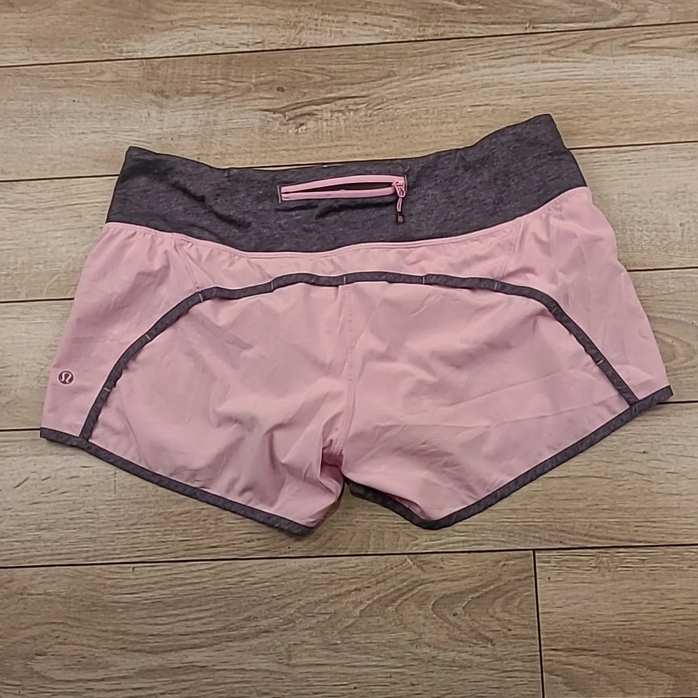 LULULEMON Pink Grey‎ Pattern Sz 8 Womens Athletic Running Speed Short Shorts
